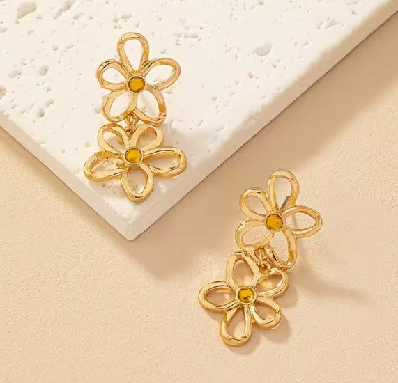 Zoraida® | Exquisite Flower Stud Gold Earrings