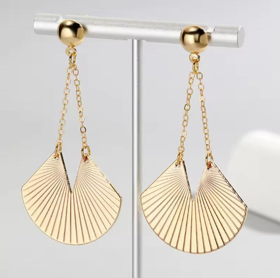 Maris® | Classic Fan Shaped Drop Earrings