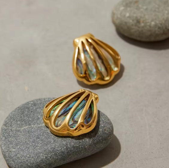 Una® | Classic Ocean Shell Gold Earrings