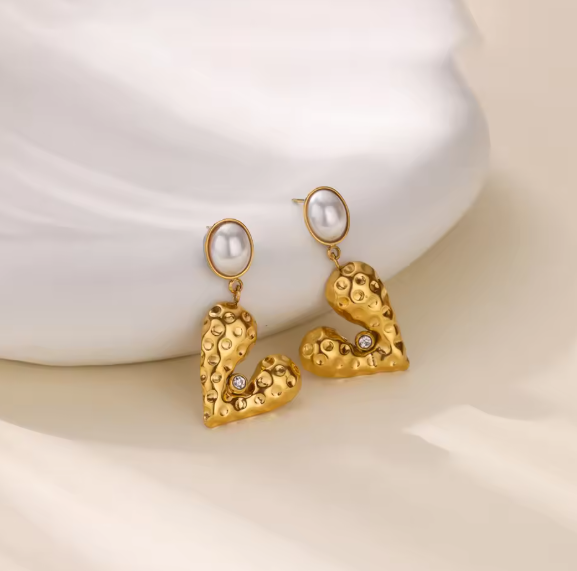 Linda® | Piercing Heart Pearl Gold Earrings