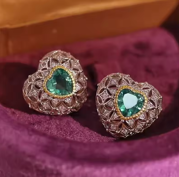 Rebeca® | Elegant Green Cubic Zirconia Heart Stud Earrings