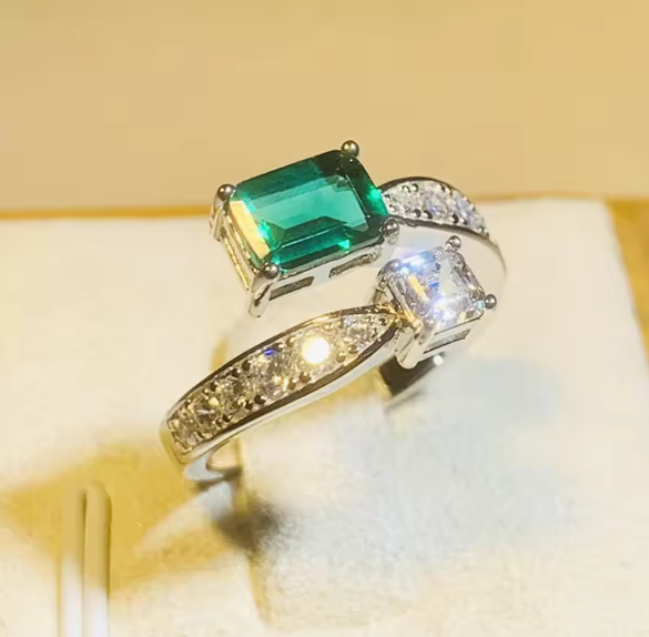 Aspen® | Brilliant Green Zirconia Adjustable Ring