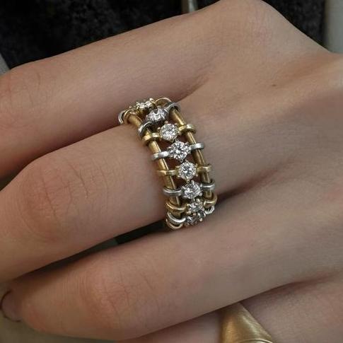 Clarisa® | Vintage Zirconia Chained Golden Ring