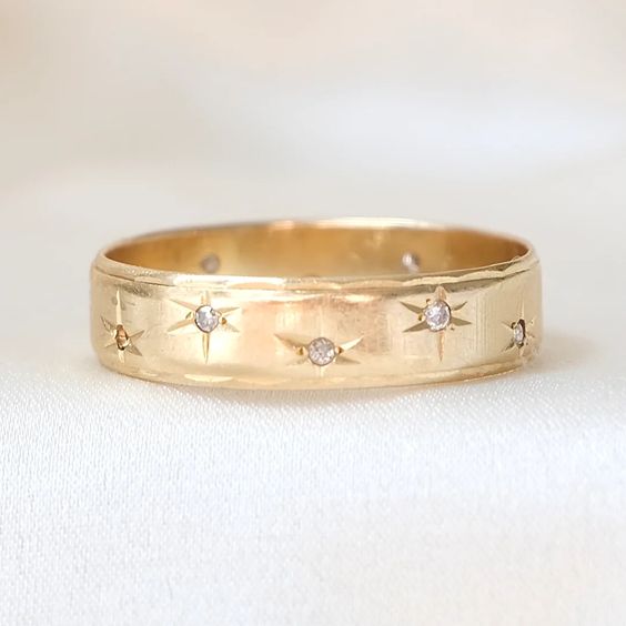 Zoe® | Vintage Starlight Gold Ring