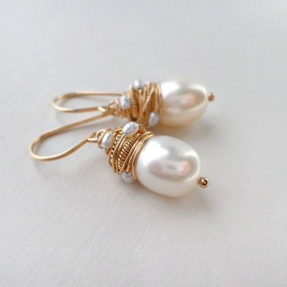Margot® | Vintage Pearl Golden Threads Earrings