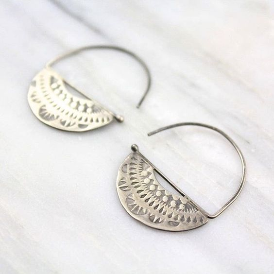 Fabiola® | Vintage Silver Hollow Crest Earrings