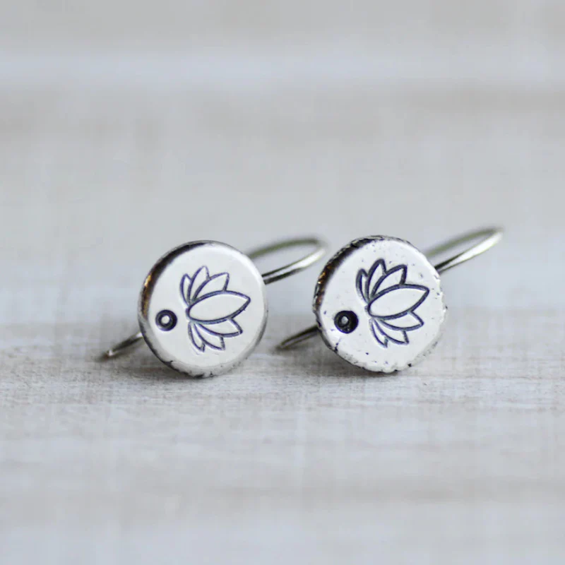 Natividad® | Vintage Small Rounded Silver Earrings