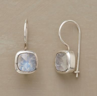 Vespera® | Vintage Moonstone Cubic Earrings