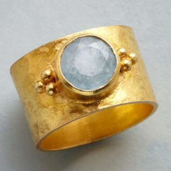 Cielo® | Vintage Golden Moonstone Ring