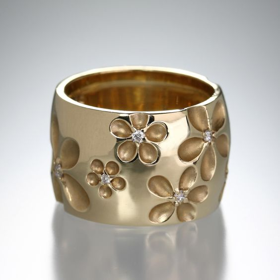Monserrat® | Vintage Gold Daisy Ring