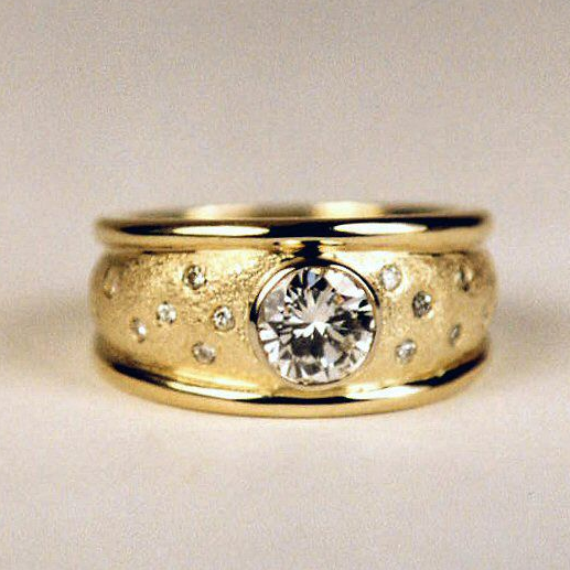 Ursula® | Vintage Golden & Crystal Ring