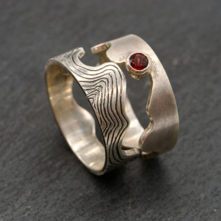 Kaia® | Vintage Hollow Wavy Red Zirconia Ring