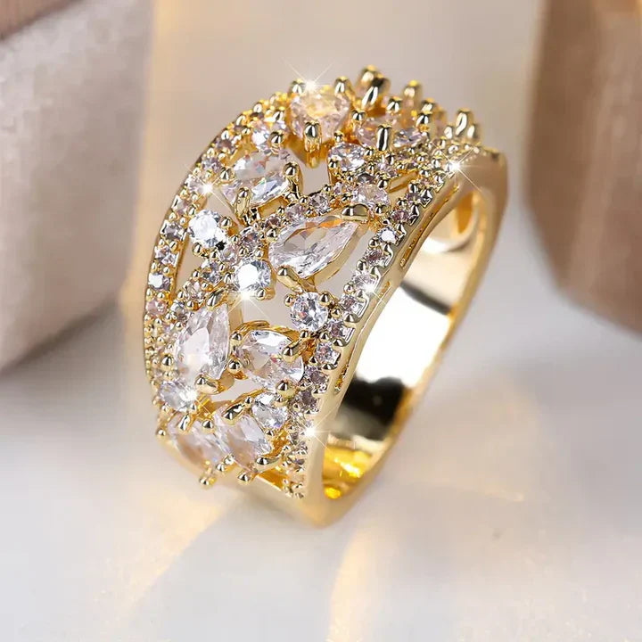 Yolaina® | Vintage Crystals Gold Ring