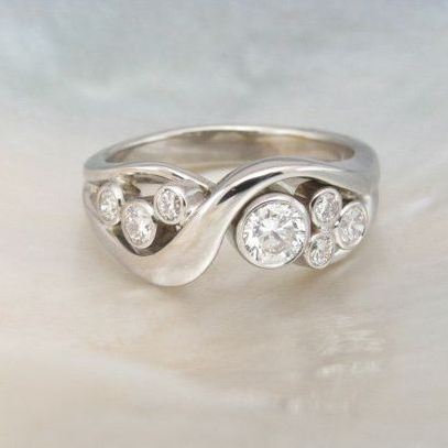 Rubí® | Vintage Spiral Zirconia Silver Ring