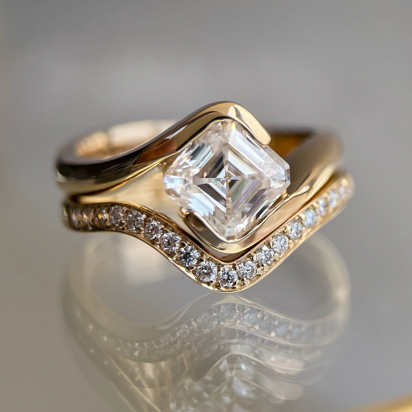 Nicolasa® | Vintage Elegant Cubic Crystal Gold Ring