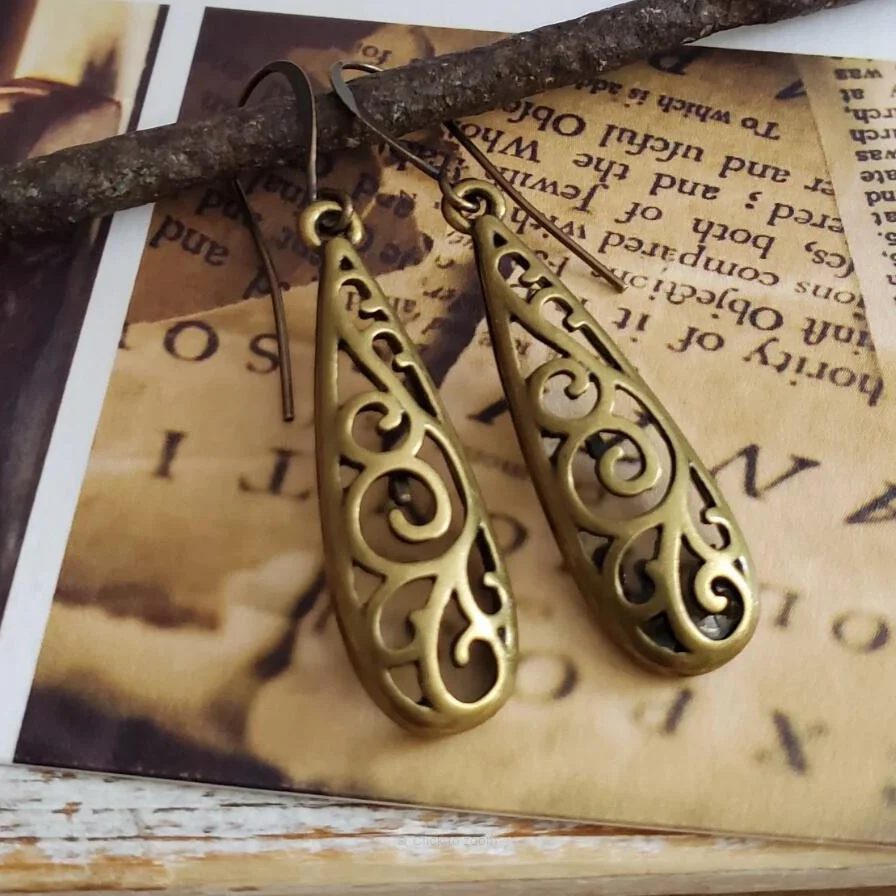Ariadna® | Vintage Golden Hollow Earrings