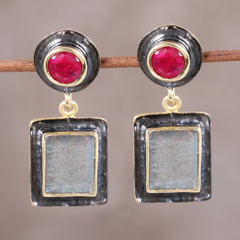 Vanesa® | Vintage Square Red Stone Earrings