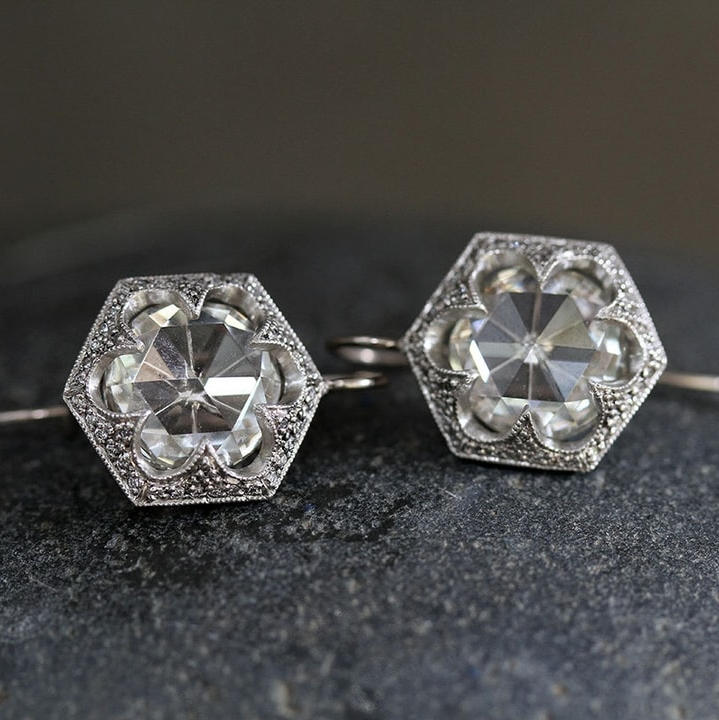 Nelly® | Vintage White Rounded Glass Earrings