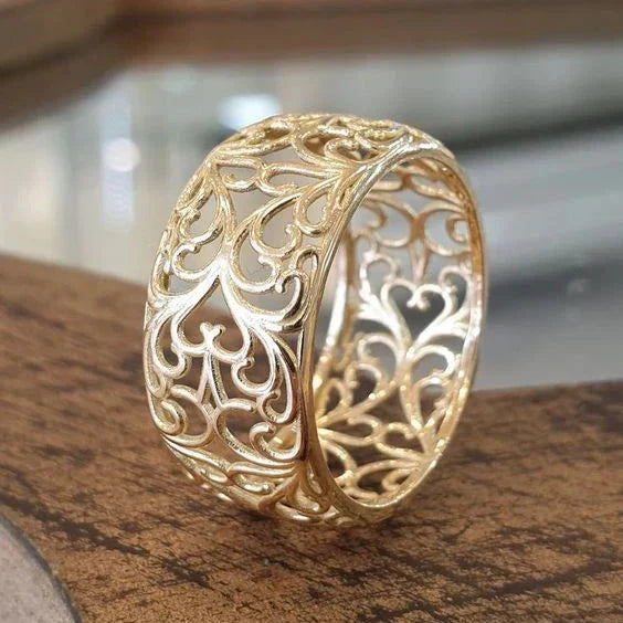 Belén® | Vintage Golden Hollow Ivy Ring