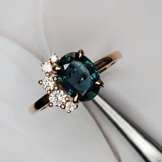 Imelda® | Vintage Dark Blue Crystal Ring
