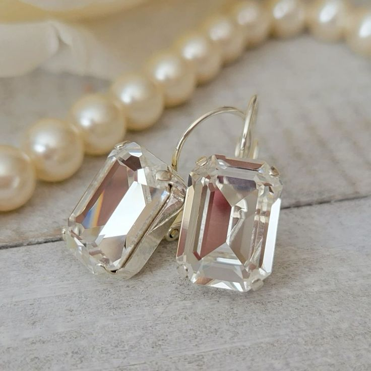 Marcela® | Vintage White Glass Earrings