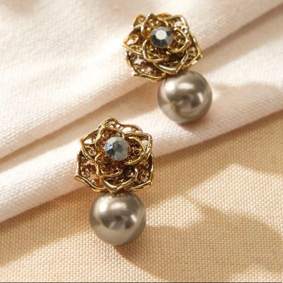 Jesica® | Vintage Dark Pearl Gold Earrings