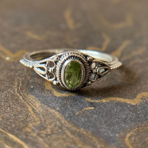 Soledad® | Vintage Green Stone Silver Ring