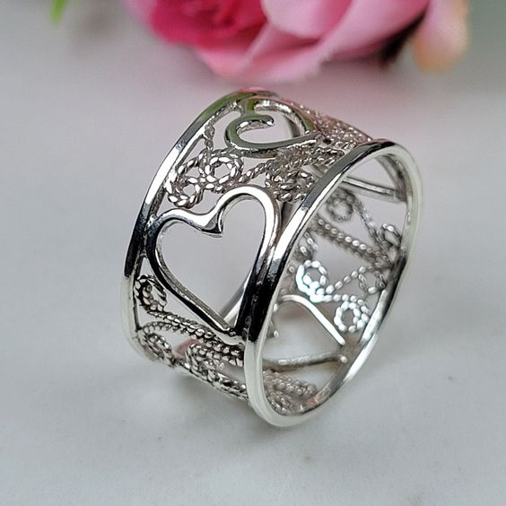Halcyon® | Vintage Hollow Silver Heart Earrings