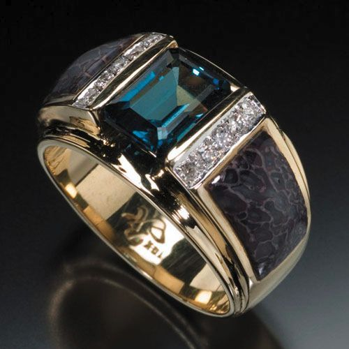 Zelda® | Vintage Blue Glass Dark & Gold Ring