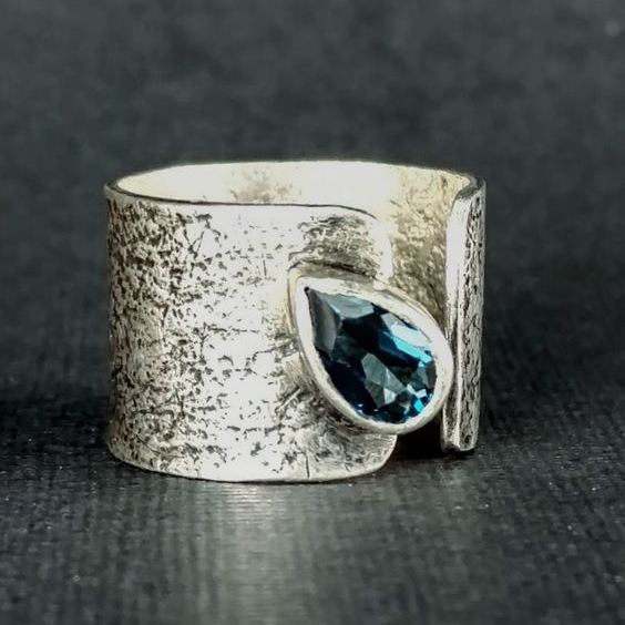 Brigida® | Vintage Silver & Crystal Drop Ring