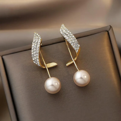 Karen® | Pearl Earrings in Gold