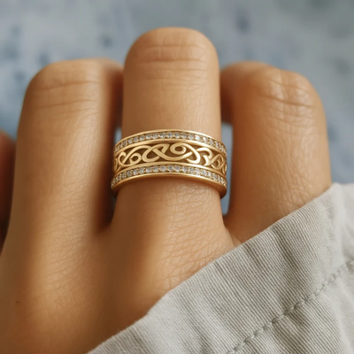 Zelia® | Bright Hollow Gold Ring